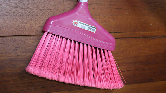 ✨Vassoura plumada varre canto - Casa das Vassouras ✨
