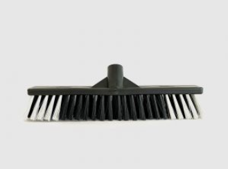 Vassoura pelo sintético 40cm base plastica