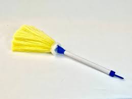 Espanador de nylon c/ cb. De madeira 21,5cm n:5